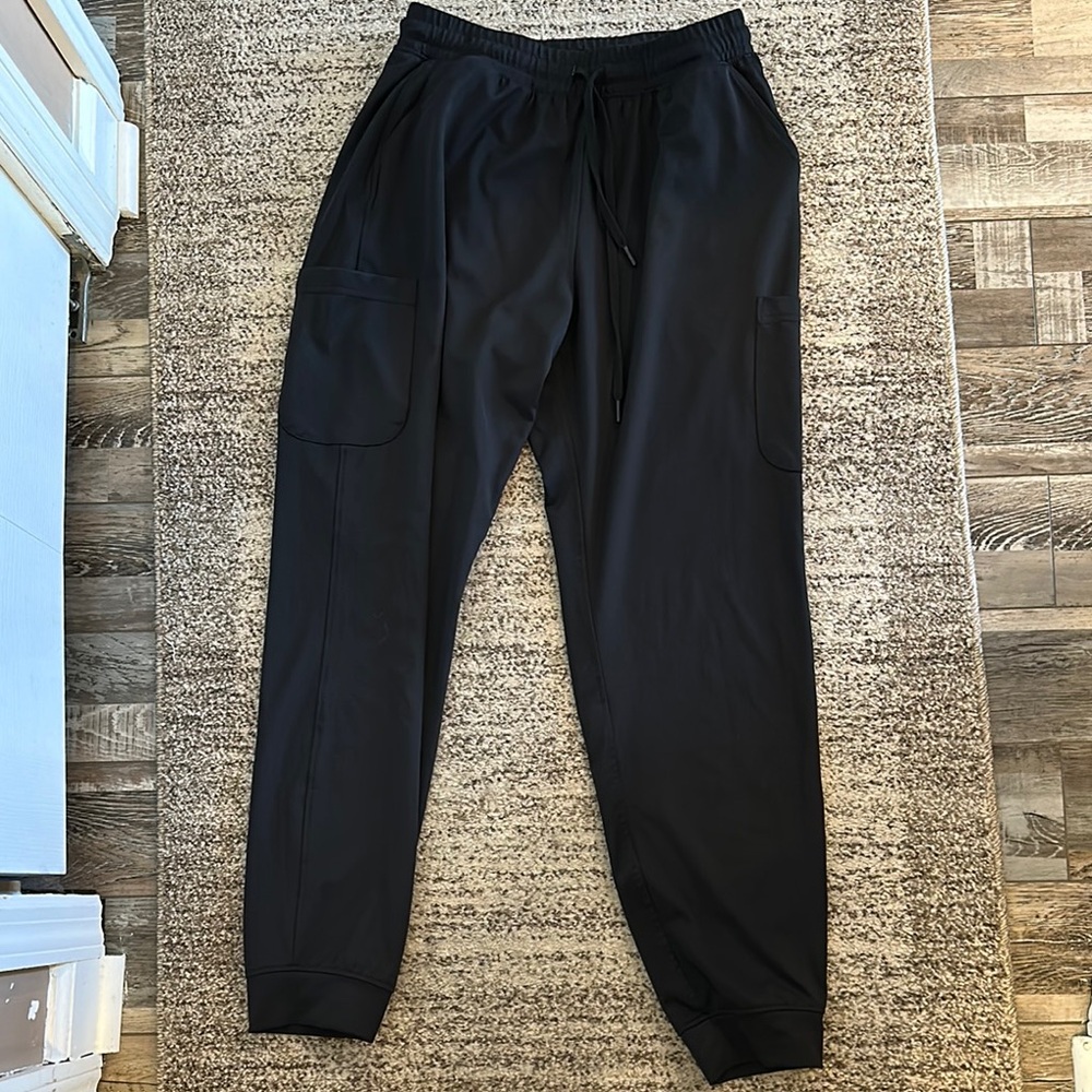 Black Ankle Cropped Pants with Elastic Waistband